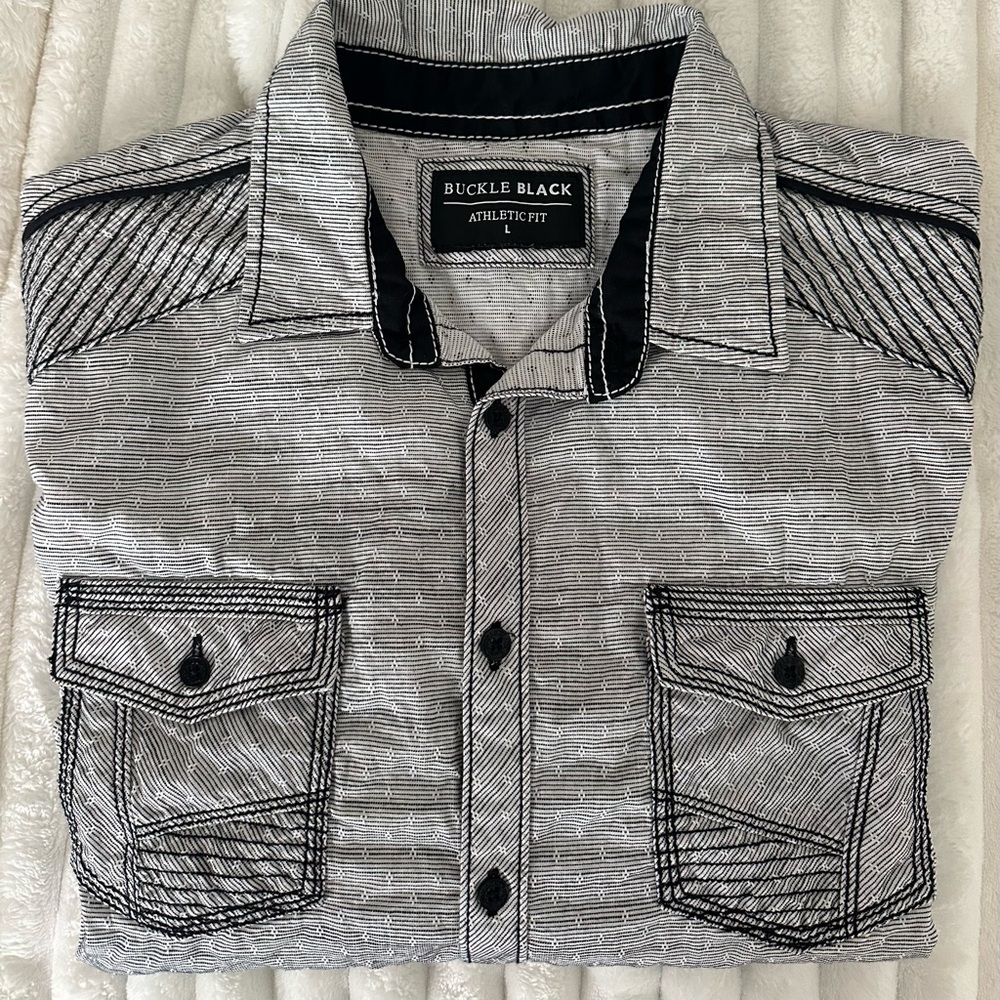 Buckle Black Gray Mens Shirt Size L NWOTS